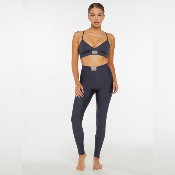 Savage x Fenty Forever Savage High Rise Logo Plate Leggings Black Ink Medium - Picture 1 of 6